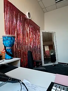 Juicy PeachLux online show from 20, 11, 2025