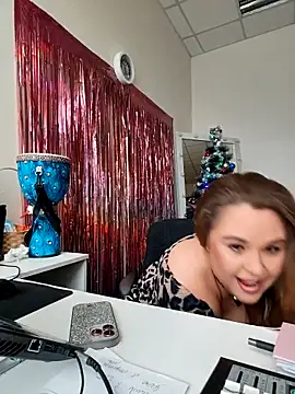 Juicy PeachLux online show from 4, 12, 2025