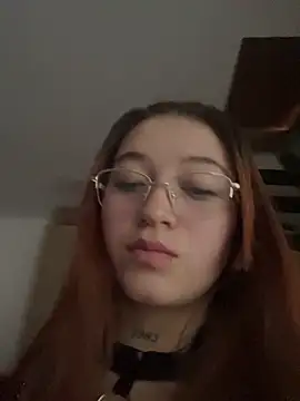 Karina Leon online show from 28, 5, 2026