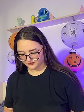 MiraLuccian online show from 18, 10, 2025