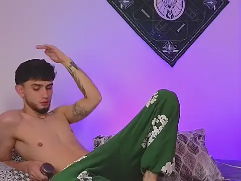 samevansx  online show from 17, 10, 2025