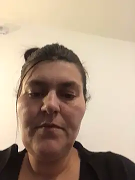 Curvy-Essex-Milf online show from 19, 3, 2025