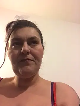 Curvy-Essex-Milf online show from 21, 3, 2025