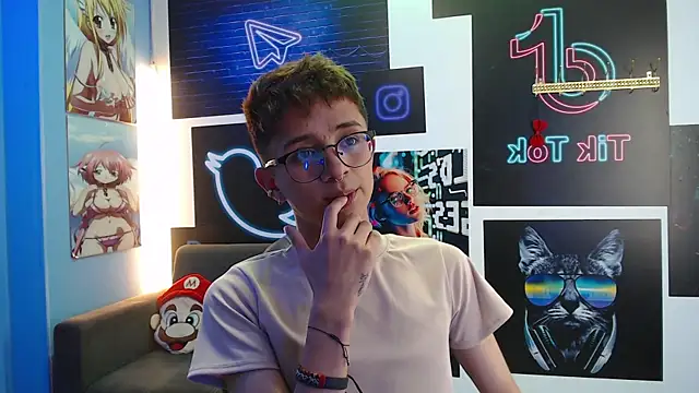 EthanCross  online show from 7, 3, 2025