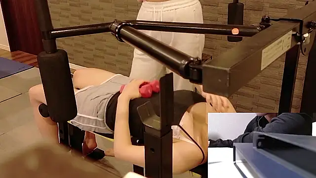 Snapshot of Stretch-man chatting on 12, 11, 2025 Stretch-man online show from 12, 11, 2025