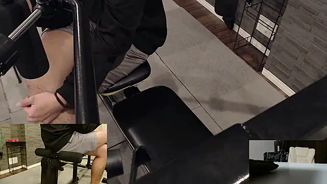 Snapshot of Stretch-man chatting on 3, 12, 2025 Stretch-man online show from 3, 12, 2025