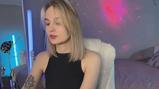  Vikky Moon  online show from 5, 6, 2026