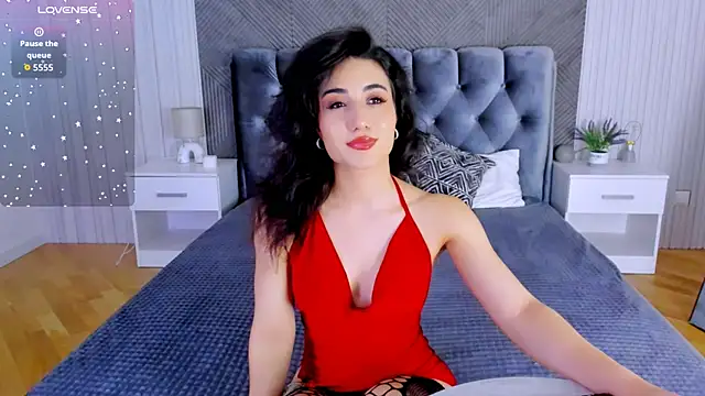 Maya Rogerss online show from 28, 11, 2025