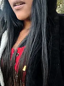 bella warzon online show from 2, 10, 2025