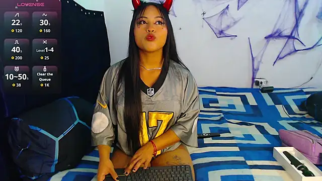 bella warzon online show from 15, 10, 2025