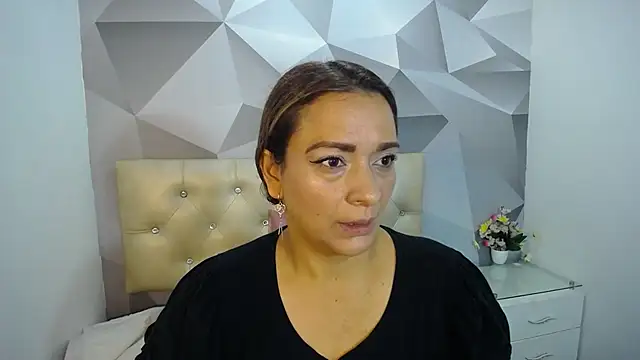 Milf-Prettyboobs online show from 10, 11, 2025