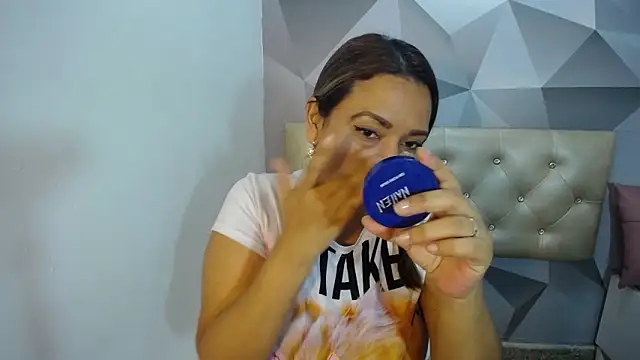 Milf-Prettyboobs online show from 3, 12, 2025