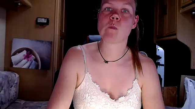 CallMeMaria online show from 4, 1, 2025