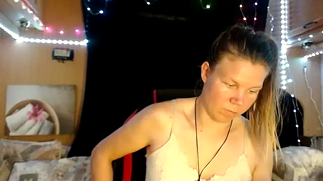 CallMeMaria online show from 27, 1, 2025