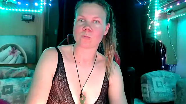 CallMeMaria online show from 27, 1, 2025