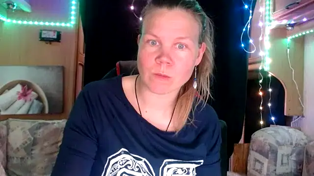 CallMeMaria online show from 6, 2, 2025