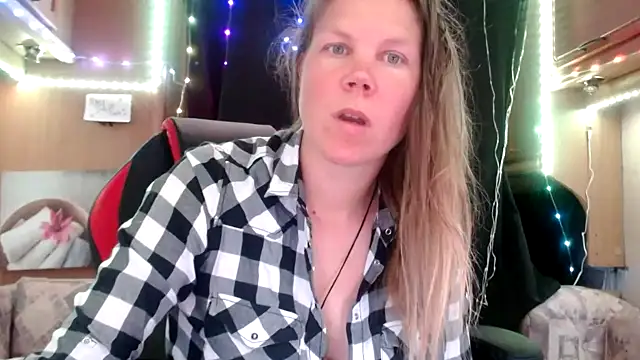 CallMeMaria online show from 16, 2, 2025