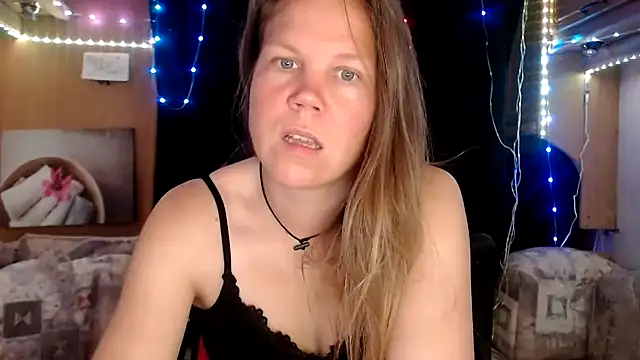 CallMeMaria online show from 17, 2, 2025