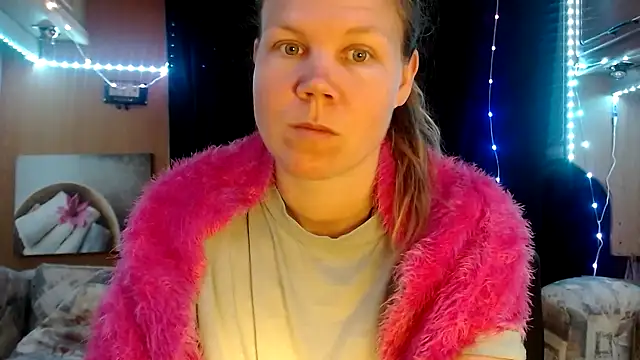 CallMeMaria online show from 28, 2, 2025