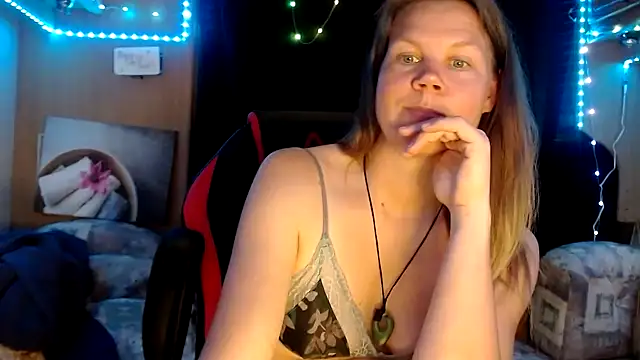 CallMeMaria online show from 3, 3, 2025