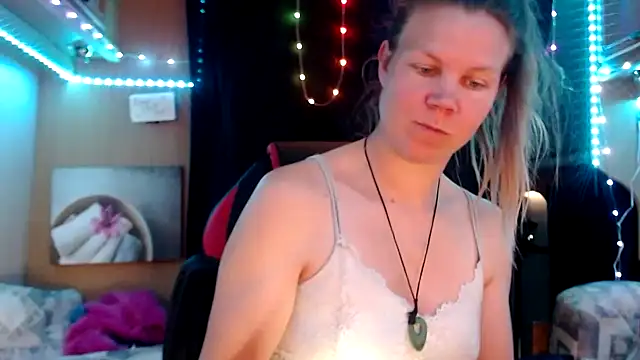 CallMeMaria online show from 5, 3, 2025