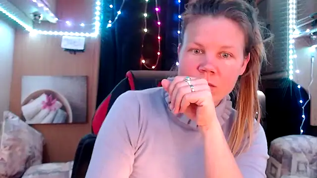 CallMeMaria online show from 11, 3, 2025