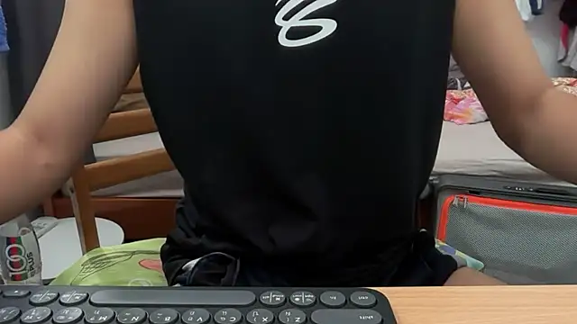Snapshot of mak_mark92 chatting on 12, 10, 2025 mak mark92 online show from 12, 10, 2025