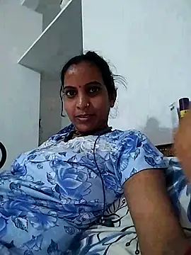 Snapshot of Hotty-Nidhi chatting on 10, 3, 2025 Hotty-Nidhi online show from 10, 3, 2025