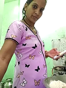 Snapshot of Hotty-Nidhi chatting on 4, 10, 2025 Hotty-Nidhi online show from 4, 10, 2025