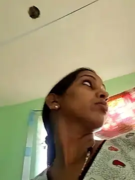 Snapshot of Hotty-Nidhi chatting on 3, 3, 2026 Hotty-Nidhi online show from 3, 3, 2026