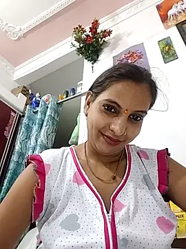 Snapshot of Hotty-Nidhi chatting on 2, 7, 2026 Hotty-Nidhi online show from 2, 7, 2026