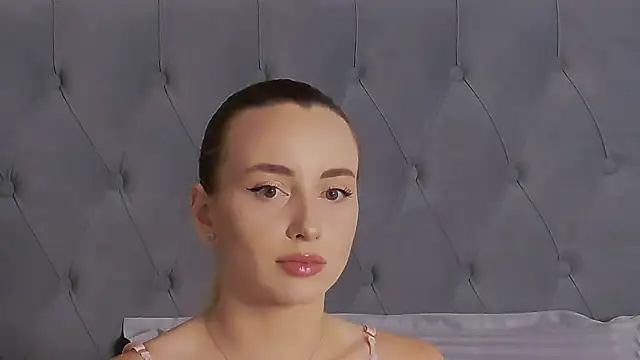 Snapshot of AlexisWhit chatting on 11, 10, 2025 AlexisWhit online show from 11, 10, 2025