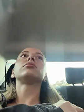 Snapshot of AlexisWhit chatting on 18, 10, 2025 AlexisWhit online show from 18, 10, 2025