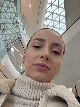 Snapshot of AlexisWhit chatting on 7, 11, 2025 AlexisWhit online show from 7, 11, 2025