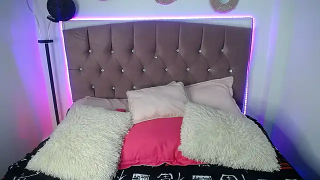 Snapshot of charlotte_walker1 chatting on 16, 3, 2025 charlotte walker1 online show from 16, 3, 2025