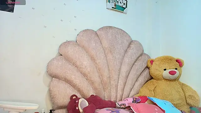 charlotte walker1 online show from 20, 3, 2026