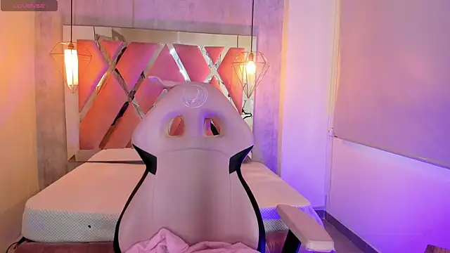 Snapshot of adara_evanss chatting on 27, 10, 2025 adara evanss online show from 27, 10, 2025