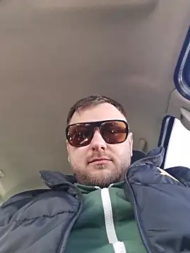 Snapshot of hugedickedd chatting on 20, 3, 2026 hugedickedd online show from 20, 3, 2026