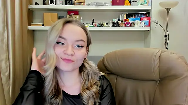 Snapshot of Kara_Smith_ chatting on 9, 12, 2024 Kara Smith online show from 9, 12, 2024