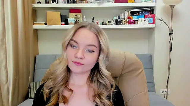 Snapshot of Kara_Smith_ chatting on 28, 12, 2024 Kara Smith online show from 28, 12, 2024