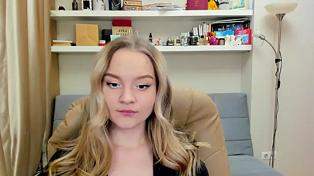 Snapshot of Kara_Smith_ chatting on 10, 1, 2025 Kara Smith online show from 10, 1, 2025