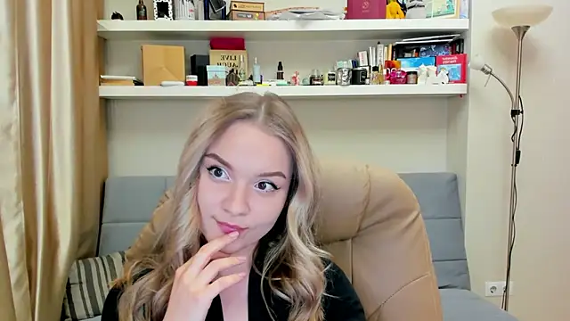 Snapshot of Kara_Smith_ chatting on 11, 1, 2025 Kara Smith online show from 11, 1, 2025