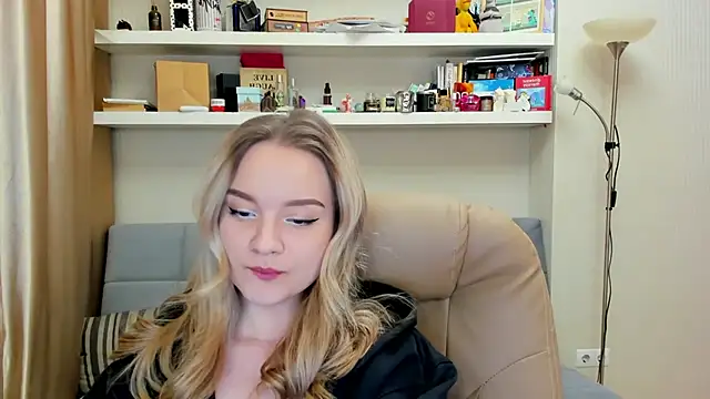 Snapshot of Kara_Smith_ chatting on 15, 1, 2025 Kara Smith online show from 15, 1, 2025