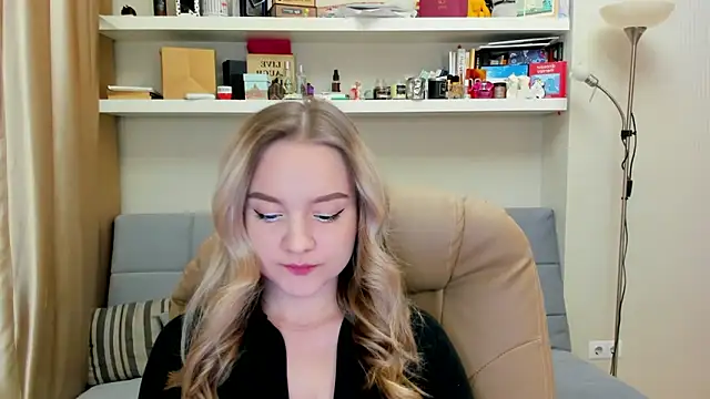 Snapshot of Kara_Smith_ chatting on 17, 1, 2025 Kara Smith online show from 17, 1, 2025