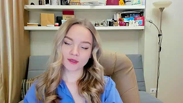 Snapshot of Kara_Smith_ chatting on 18, 1, 2025 Kara Smith online show from 18, 1, 2025