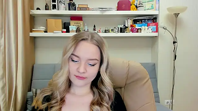 Snapshot of Kara_Smith_ chatting on 29, 1, 2025 Kara Smith online show from 29, 1, 2025