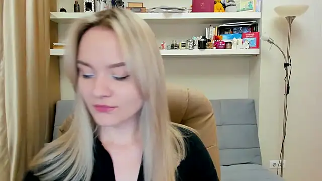 Snapshot of Kara_Smith_ chatting on 8, 2, 2025 Kara Smith online show from 8, 2, 2025