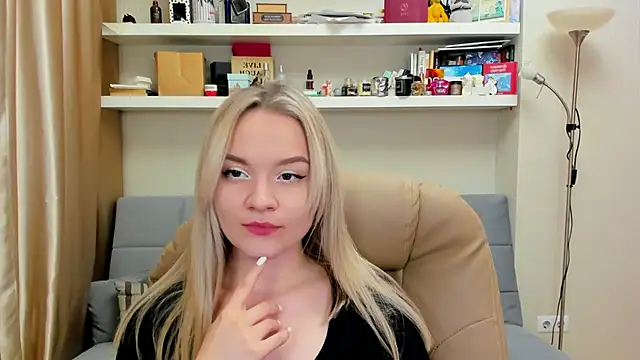 Snapshot of Kara_Smith_ chatting on 9, 2, 2025 Kara Smith online show from 9, 2, 2025