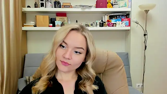 Snapshot of Kara_Smith_ chatting on 14, 2, 2025 Kara Smith online show from 14, 2, 2025