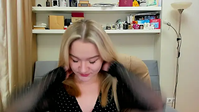 Snapshot of Kara_Smith_ chatting on 19, 2, 2025 Kara Smith online show from 19, 2, 2025